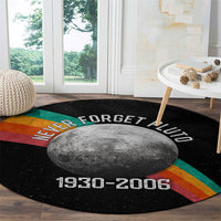 Never Forget Pluto 1930-2006 Round Carpet Vintage Retro Rainbow Planet Outer Space Astronomy Graphic Art