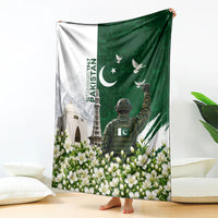 Pakistan Independence Day Blanket Patriotic Soldier Heritage Landmarks And Jasmine
