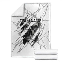 Dartboard Skull Darts Blanket with Torn Stone Texture and Cracked Marble Design - Wonder Print Shop