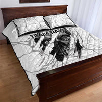 Dartboard Skull Darts Quilt Bed Set with Torn Stone Texture and Cracked Marble Design - Wonder Print Shop