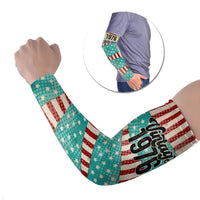 America Vintage 1976 50th Birthday Arm Sleeves Retro Sunset Patriotic