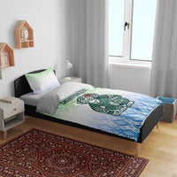 Sierra Leone Bedding Set with Tribal Chimpanzee Design and Green Blue Gradient Pattern