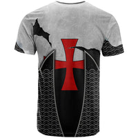 Knights Templar Warrior Red Cross T Shirt Crusader Knight In Chainmail Armor With Shield And Sword Art