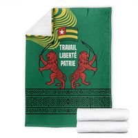 Togo Blanket with Red Twin Lions and Travail Liberté Patrie Slogan