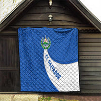 El Salvador Coat of Arms Quilt with Curved Text and Blue Patterned Background - Wonder Print Shop