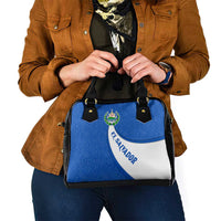 El Salvador Coat of Arms Shoulder Handbag with Curved Text and Blue Patterned Background - Wonder Print Shop