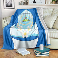 Nicaragua National Emblem Blanket with White Flor de Sacuanjoche and Blue Gradient Design - Wonder Print Shop