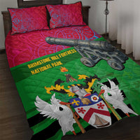 Saint Kitts and Nevis Apparel Quilt Bed Set with National Coat of Arms and Cannon Graphic in Red and Green Cultural Pattern Design - Wonder Print Shop