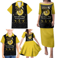 Softball Sunflower Yellow Black Christmas Family Matching Puletasi and Hawaiian Shirt Xmas Holiday Patterns - Wonder Print Shop