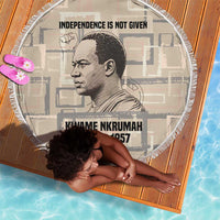 Kwame Nkrumah Beach Blanket with Raised Fist Design and Independence Quote Ghana 1957 Tribute - Wonder Print Shop