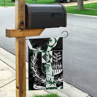 Pakistan Emblem Garden Flag Eagle-Shaped Design with National Symbol