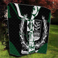Pakistan Emblem Quilt Eagle-Shaped Design with National Symbol