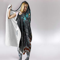 Street Art Liberty Hooded Blanket with Graffiti Print and Cartoon Statue of Liberty - Wonder Print Shop