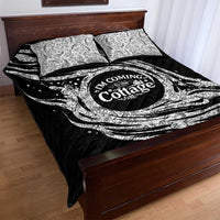 I'm Coming to the Cottage Quilt Bed Set with Hand-Drawn Floral Pattern