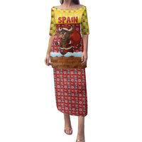 Spain Christmas Family Matching Puletasi and Hawaiian Shirt with Santa Bull Brick Chimney Wreath and Festive Holiday - Wonder Print Shop