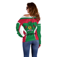 Maldives National Flag and Emblem Off Shoulder Sweater with Green Red White Colorblock Design