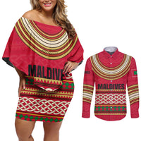 Maldives Tribal Heritage Red Couples Matching Off Shoulder Short Dress and Long Sleeve Button Shirt with Cultural Geometric Pattern and Island Flag Print
