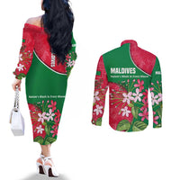 Maldives Floral Bloom Couples Matching Off The Shoulder Long Sleeve Dress and Long Sleeve Button Shirt with Tropical Island Blossoms and National Flag Design
