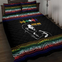 Steve Biko Quilt Bed Set with Microphone Portrait, Black Consciousness Quote and Vibrant Ethnic Wave - Wonder Print Shop