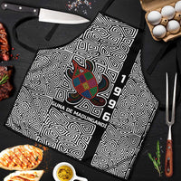 Indigenous Regions of Panama Guna de Madungandí Apron with Colorful Turtle and Black White Geometric Pattern - Wonder Print Shop