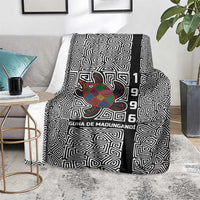 Indigenous Regions of Panama Guna de Madungandí Blanket with Colorful Turtle and Black White Geometric Pattern - Wonder Print Shop