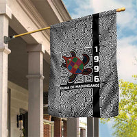 Indigenous Regions of Panama Guna de Madungandí Garden Flag with Colorful Turtle and Black White Geometric Pattern - Wonder Print Shop