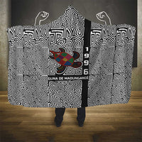 Indigenous Regions of Panama Guna de Madungandí Hooded Blanket with Colorful Turtle and Black White Geometric Pattern - Wonder Print Shop