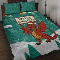 Wales Christmas Quilt Bed Set with Red Dragon Santa Sleigh and Festive Green Snowflake - Wonder Print Shop