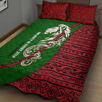 Tajikistan Green Lion Quilt Bed Set with Red Folk Pattern with Majestic Script