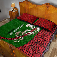 Tajikistan Green Lion Quilt Bed Set with Red Folk Pattern with Majestic Script
