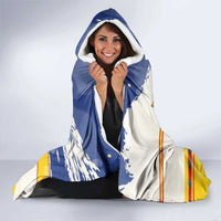 Colombia Christmas Hooded Blanket with Santa Skiing Colombian Flag and Holiday Ornament - Wonder Print Shop