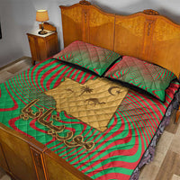 Mauritania Quilt Bed Set with Desert Camel Crescent Moon and Palm Tree Graphic in Red Green Gold Pattern
