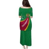 Turkmenistan Green Puletasi with Crescent Moon and State Emblem Design