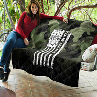 Camouflage Bowling Quilt with Grunge American Flag and Pin Emblem in Military Green - Wonder Print Shop