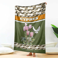Cyprus Blanket with Cyclamen Flower Illustration Design and National Emblem - Wonder Print Shop