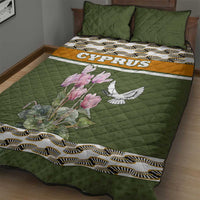 Cyprus Quilt Bed Set with Cyclamen Flower Illustration Design and National Emblem - Wonder Print Shop