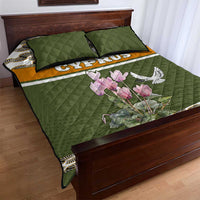 Cyprus Quilt Bed Set with Cyclamen Flower Illustration Design and National Emblem - Wonder Print Shop