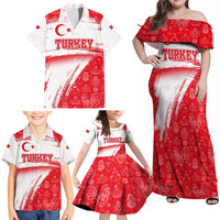Turkey National Flag and Pattern Design Family Matching Off Shoulder Maxi Dress and Hawaiian Shirt with Red Brush Stroke Effect