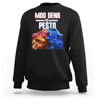 Funny Moo Deng VS Pesto Sweatshirt - Wonder Print Shop