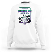 Funny Halloween Ghost Hunter Sweatshirt It's Right Behind Me Isn't It - Wonder Print Shop