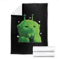Funny Alien Cat Meme Throw Blanket Funny Kitten 90s Retro Vintage Graphic Weird Cats Y2k - Wonder Print Shop