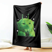 Funny Alien Cat Meme Throw Blanket Funny Kitten 90s Retro Vintage Graphic Weird Cats Y2k - Wonder Print Shop