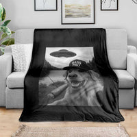 Dog Selfie With Alien UFO Throw Blanket Funny Fishing Golden Retriever Smoking Dog Lover - Wonder Print Shop
