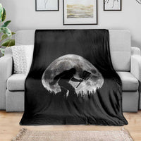 Disc Golf Bigfoot Throw Blanket Funny Cool Full Moon & Trees Sasquatch - Wonder Print Shop