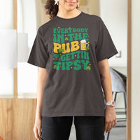 St. Patrick's Day Pub T Shirt For Women Everybody In The Pub Getting Tipsy Irish Pub