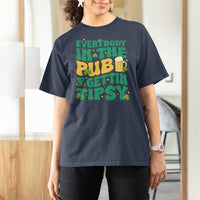 St. Patrick's Day Pub T Shirt For Women Everybody In The Pub Getting Tipsy Irish Pub