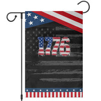 Distressed Faux Patchwork 1776 USA Flag Patriotic Garden Flag Vintage Effect Printing Graphic 4th Of July Independence Day