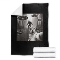 Cat Selfie With Bigfoot UFO Throw Blanket Funny Cat Lover Gifts - Wonder Print Shop