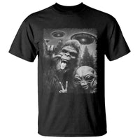 Bigfoot Selfie With Alien T Shirt UFO Funny Sasquatch Rock On Hand Sign - Wonder Print Shop