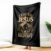 I Found Jesus Still Looking For Bigfoot Throw Blanket Funny Christian Sasquatch Vintage Mountain